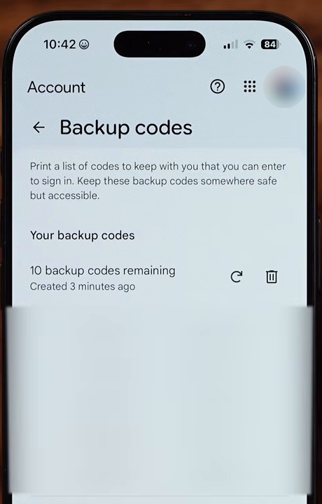 谷歌账号Backup codes页面,显示10 backup codes remaining,创建于3分钟前,右侧有刷新和删除按钮,备用码本身已模糊