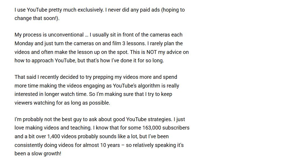 David采访原话：几乎只靠YouTube、没投过广告，每周一对着摄像机录3条课