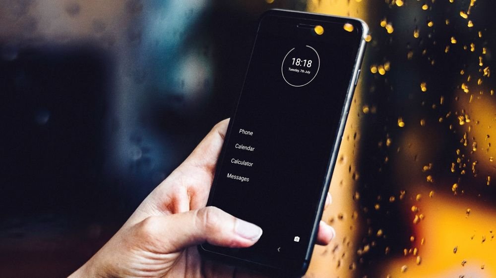 minimalist phone黑白无图标的安卓主屏