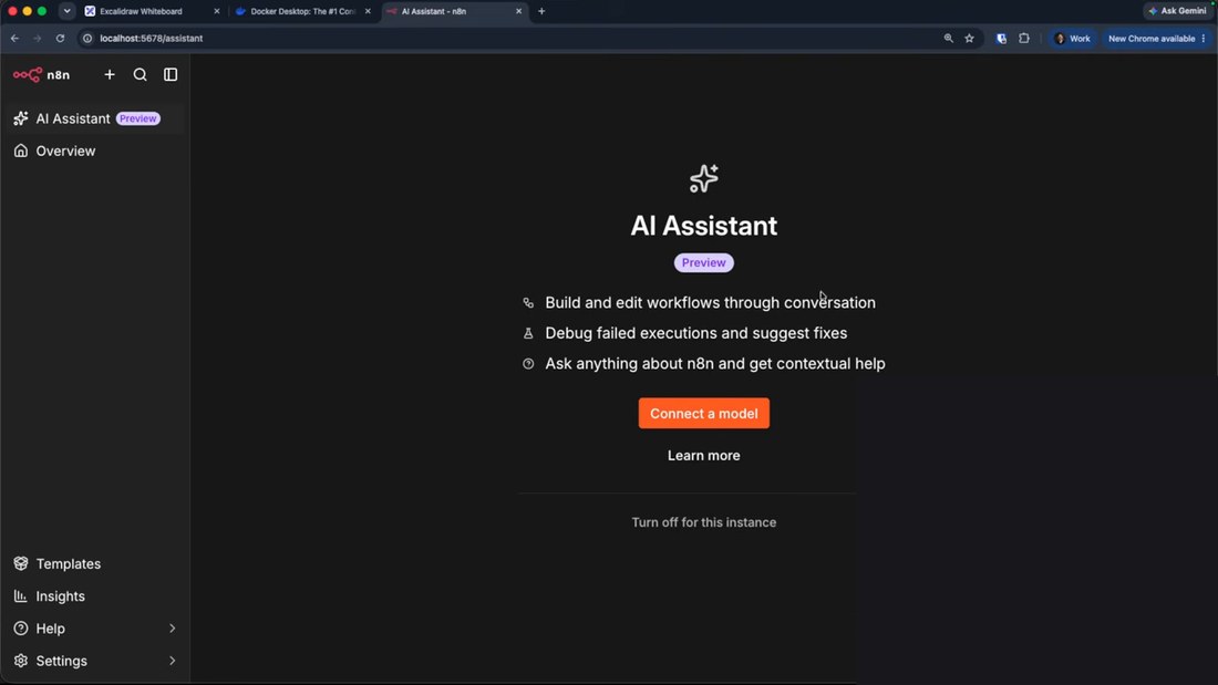 n8n左栏的AI Assistant页面,写着用对话搭和改工作流、调试失败的执行,下面有Connect a model按钮