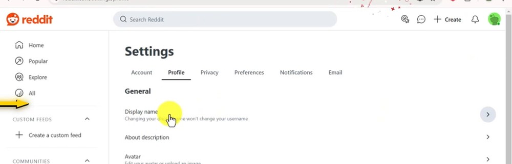 Reddit Settings的Profile页:General下的Display name,下面一行写着改显示名不会改用户名