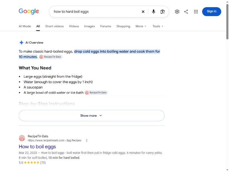 2026年10月谷歌英文搜索how to hard boil eggs,顶上是AI概览,RecipeTin Eats在第一条自然结果